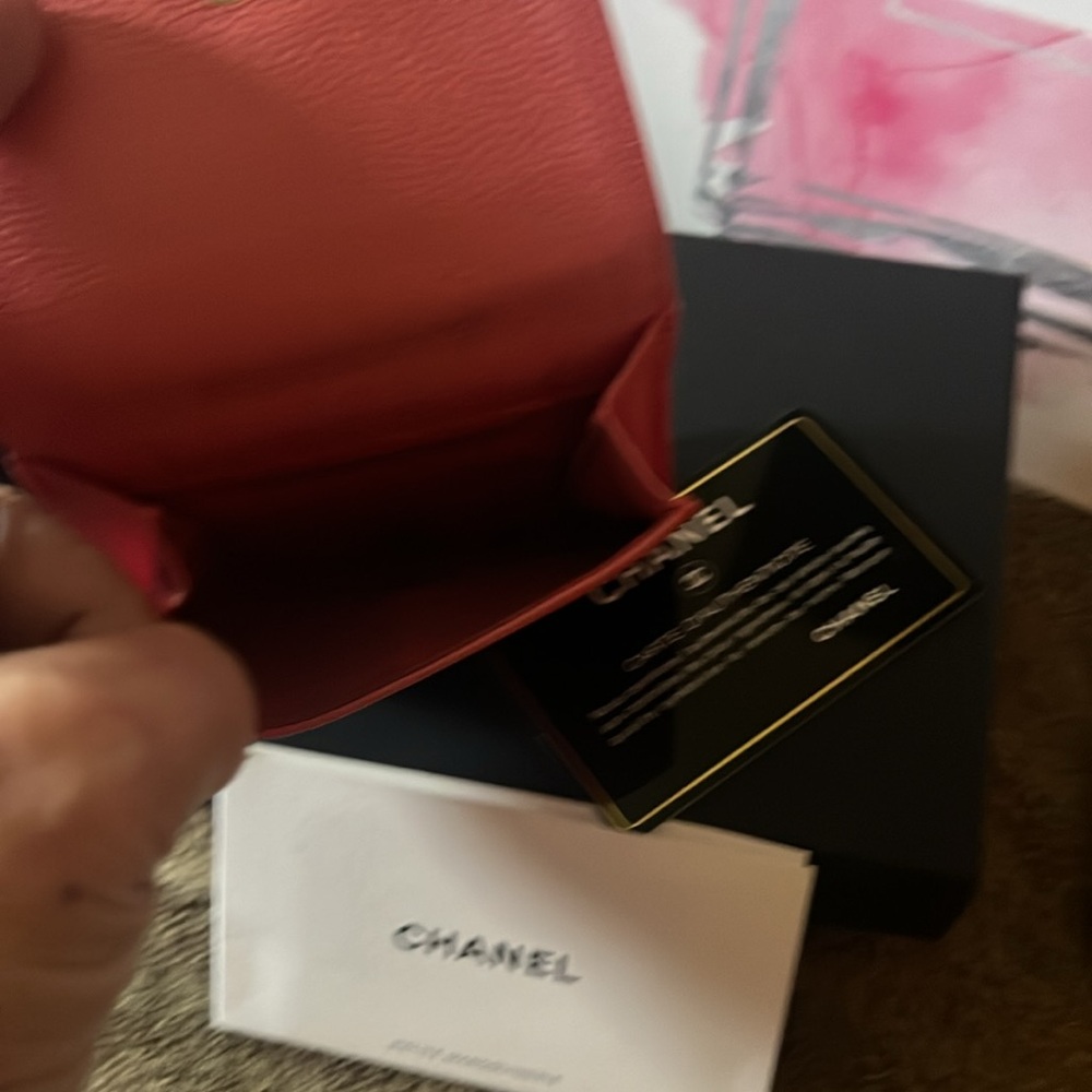 Pink Caviar leather Chanel trifold in beautiful used condition w/ box - Picture 5 of 10
